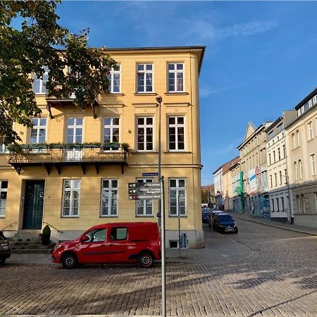 Das Ferienapartment Alexandrine Direkt Am Pfaffenteich Mit Eigenem Parkplatz Schwerin  Ngoại thất bức ảnh