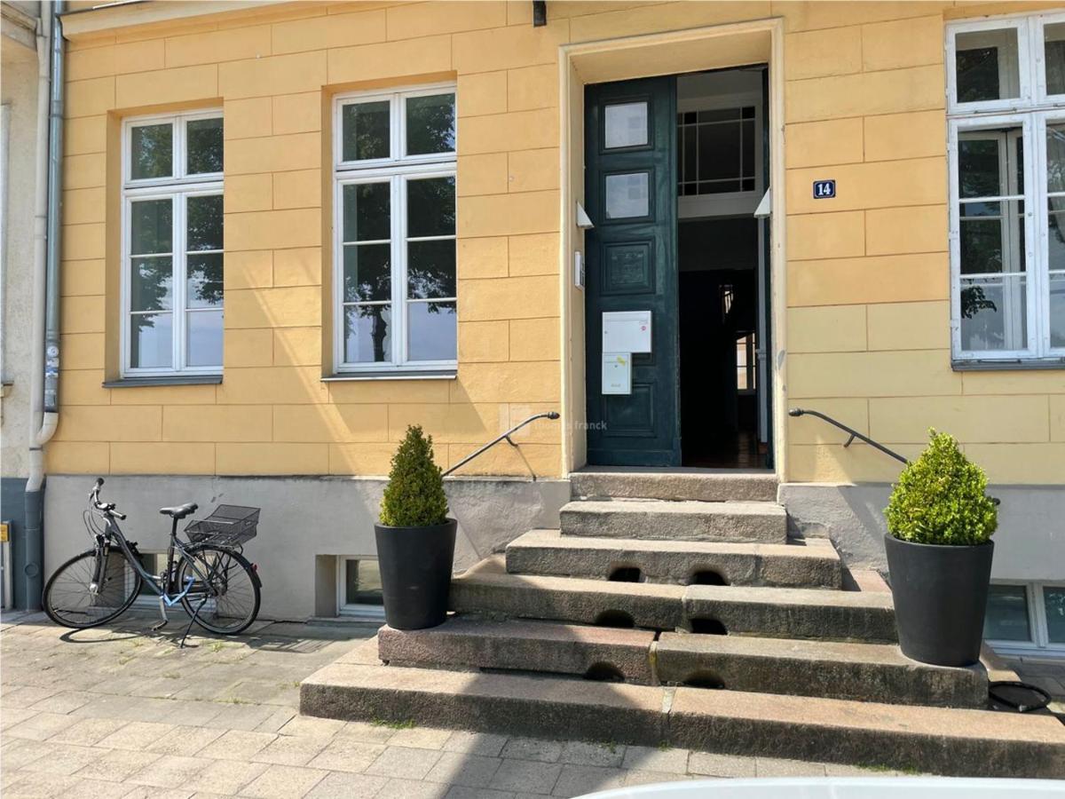 Das Ferienapartment Alexandrine Direkt Am Pfaffenteich Mit Eigenem Parkplatz Schwerin  Ngoại thất bức ảnh