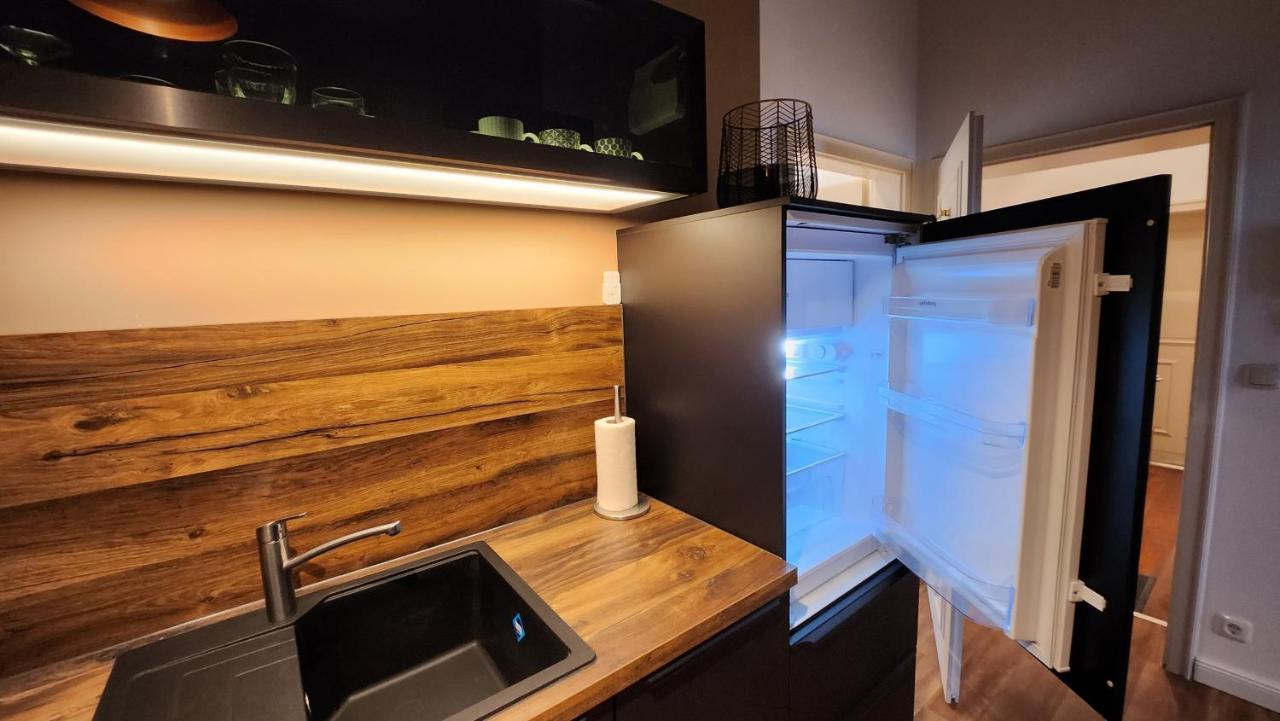 Das Ferienapartment Alexandrine Direkt Am Pfaffenteich Mit Eigenem Parkplatz Schwerin  Ngoại thất bức ảnh