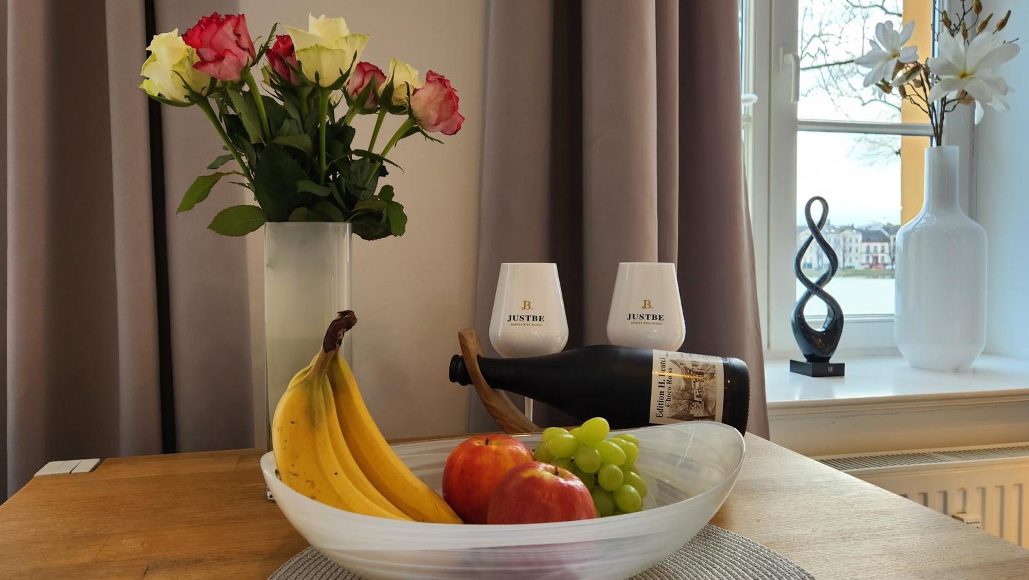 Das Ferienapartment Alexandrine Direkt Am Pfaffenteich Mit Eigenem Parkplatz Schwerin  Phòng bức ảnh